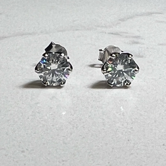 Certified 1CT Moissanite Diamond Stud Earrings Sparkling 925 Sterling Silver - Picture 11 of 12